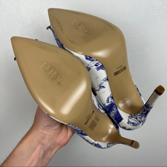 Moschino Toile de Jouy Printed Leather M Accent Pumps - Picture 8 of 12